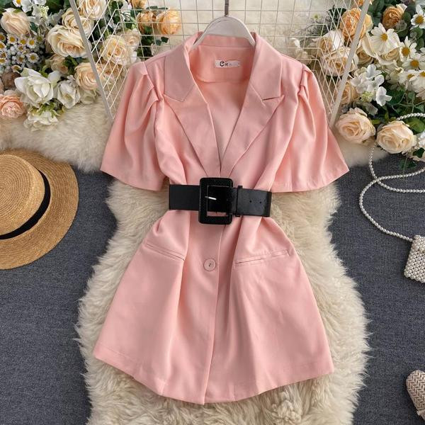 Нов модел дамска рокля с шпиц деколте и колан 