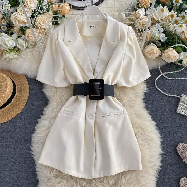 Нов модел дамска рокля с шпиц деколте и колан 