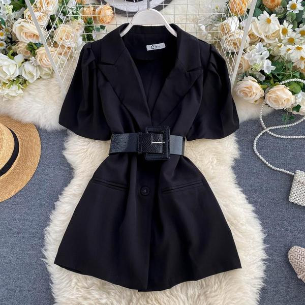 Нов модел дамска рокля с шпиц деколте и колан 