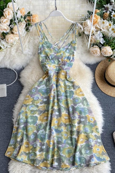 Дамска рокля с флорален десен и кръстосани презрамки