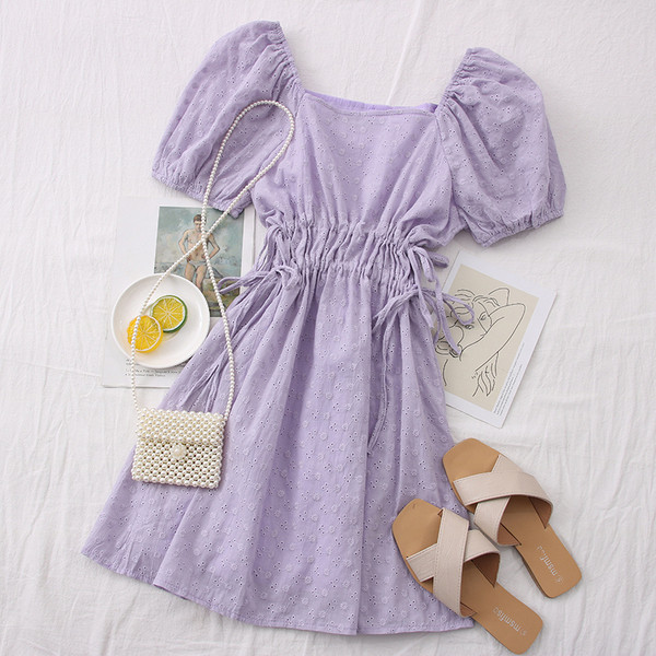 Модерна дамска рокля с квадратно деколте и връзки