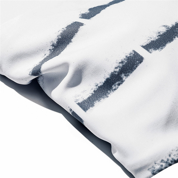 Модерен дамски бански от две части