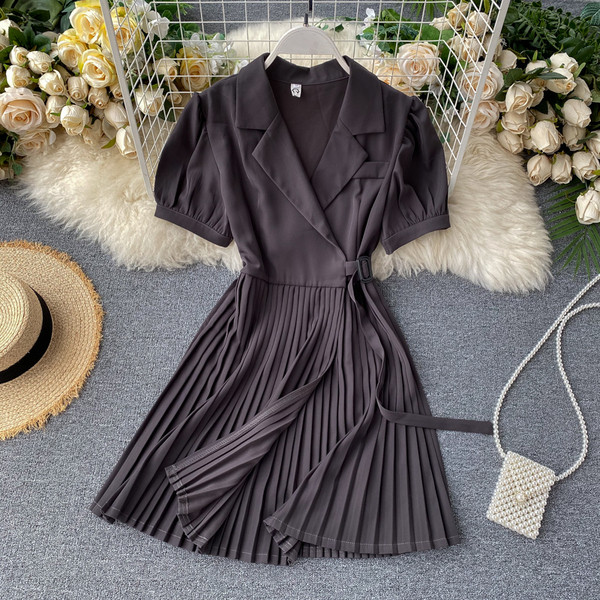 Модерна дамска плисирана рокля с къс ръкав 