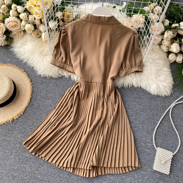 Модерна дамска плисирана рокля с къс ръкав 