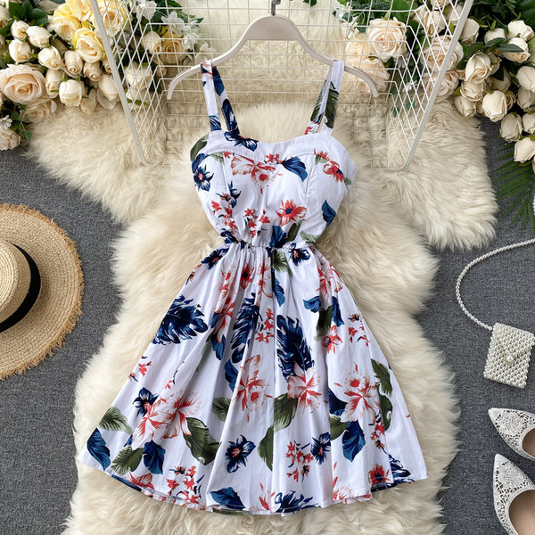 Модерна дамска рокля с флорален десен и  тънки презрамки 