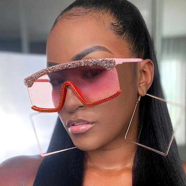 Модерни дамски слънчеви очила тип маска с декорация камъни