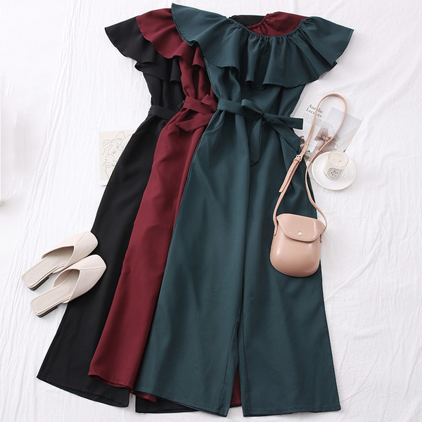 Нов модел дамски гащеризон с лодка деколте и колан