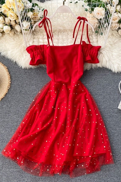 Модерна дамска рокля с тюл и презрамки