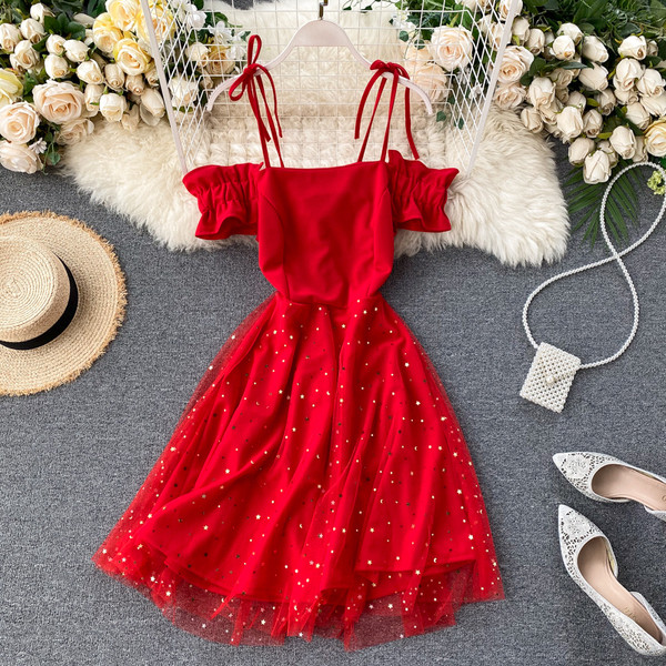 Модерна дамска рокля с тюл и презрамки