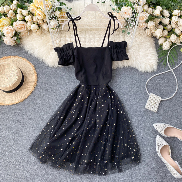 Модерна дамска рокля с тюл и презрамки