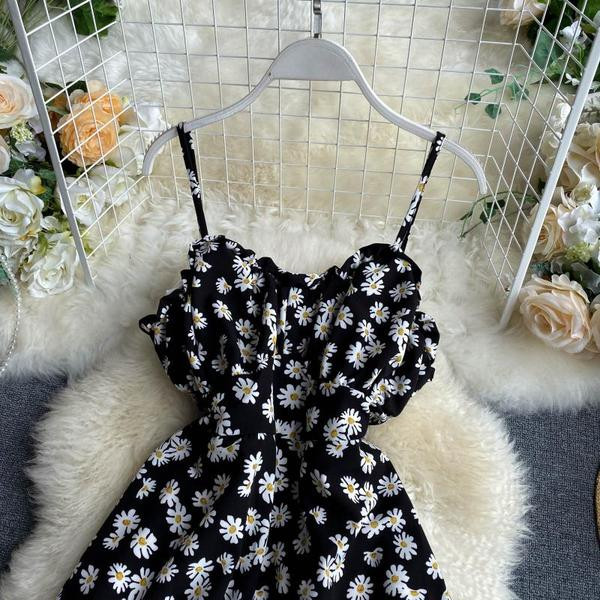 Ежедневна дамска рокля с флорален десен и презрамки