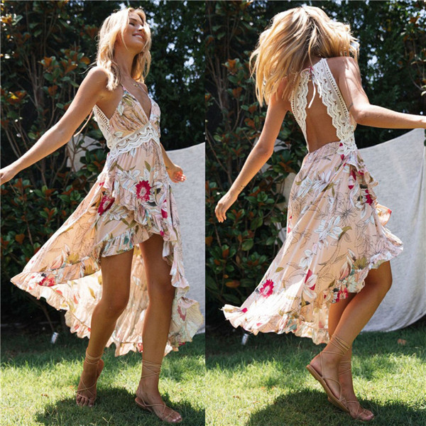 Ежедневна дамска рокля с дълбоко деколте и флорален десен подходяща за лятото