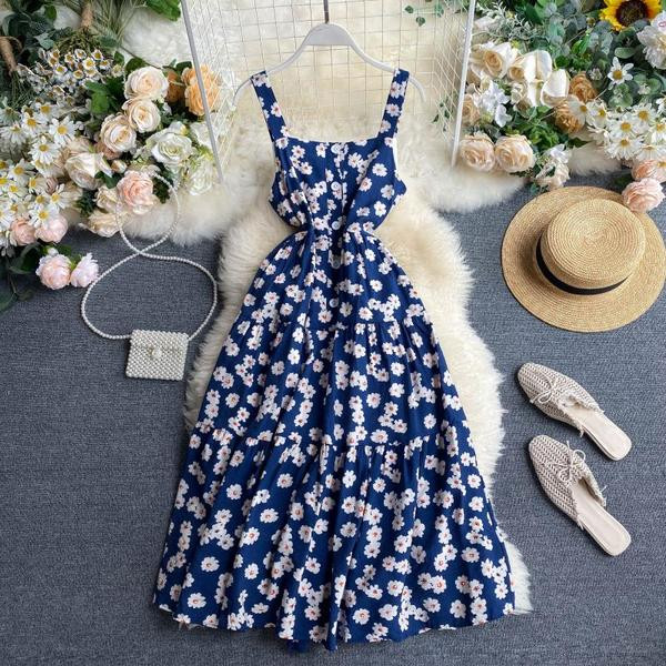 Ежедневна дамска рокля с с флорален десен и квадратно деколте