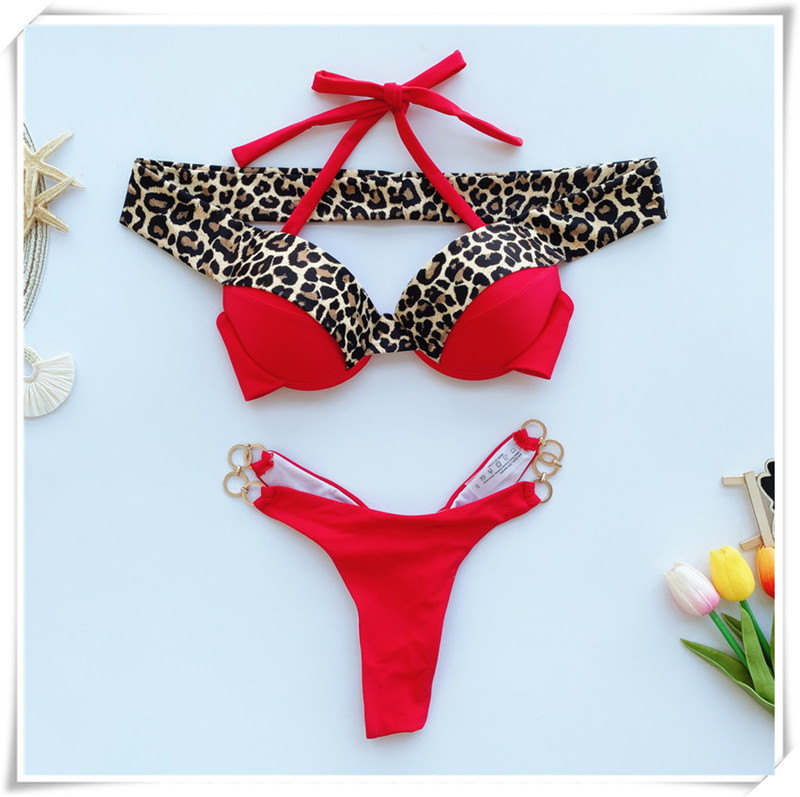 Нов модел бански костюм с леопардов принт и метални халки