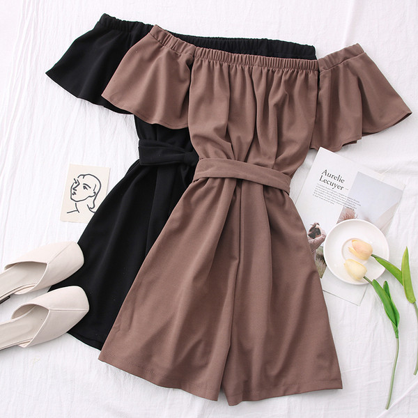 Ежедневен къс дамски гащеризон с лодка деколте и колан