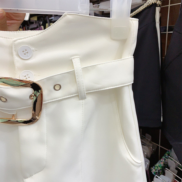 Къси дамски панталони с  колан и висока талия