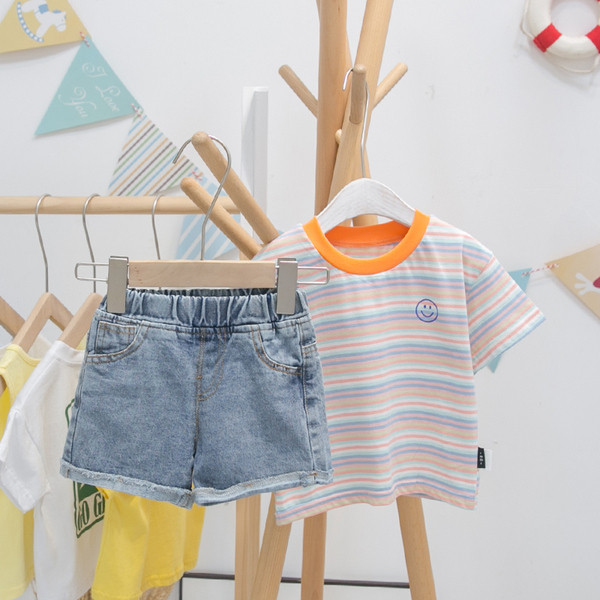 Naujas vaikiškų džinsinių šortų modelis berniukams