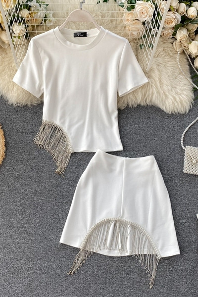 Модерен дамски комплект с камъни и овално деколте 