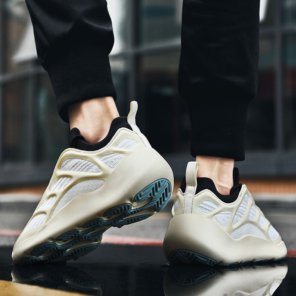 Нов модел мъжки маратонки удобни със светещ ефект