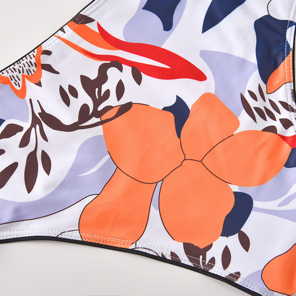 Дамски бански костюм с висока талия и горнище тип бюстие