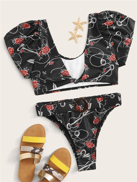 Дамски бански костюм от две части с дълбоко деколте и висока талия 