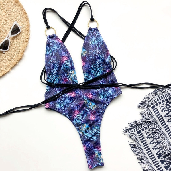 НОВ модел цял бански с дълбоко деколте с връзки