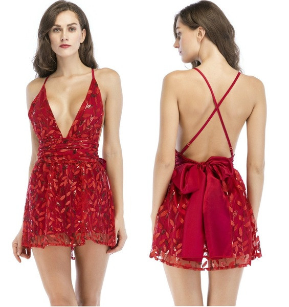 НОВ модел дамска къса рокля с дълбоко деколте,пайети и гол гръб 