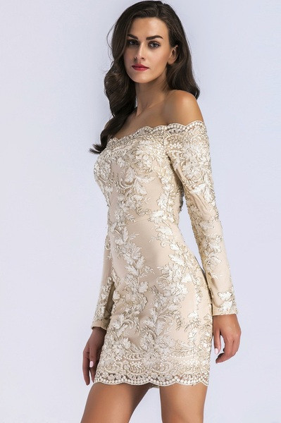 Елегантна дамска къса рокля с паднали ръкави и дантела