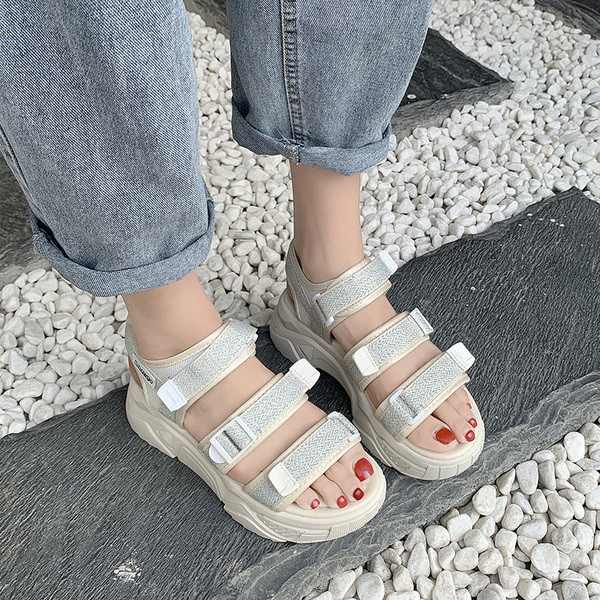 Ежедневни дамски сандали с лепенки 