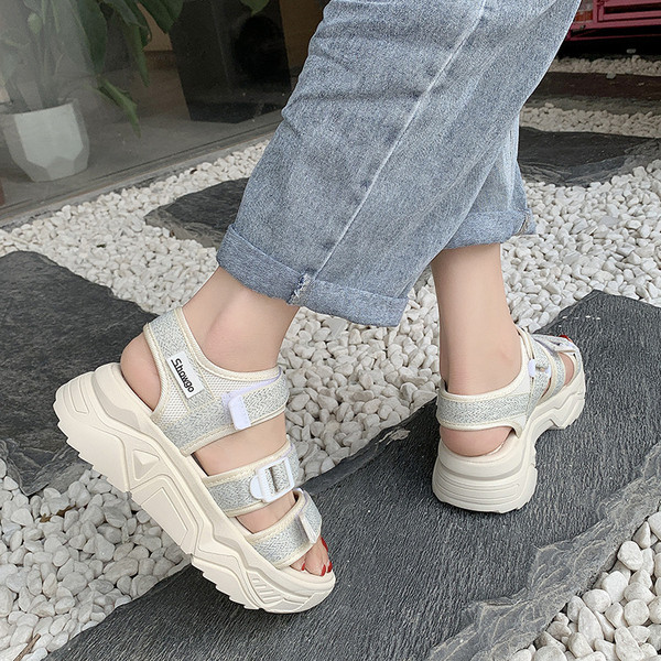 Ежедневни дамски сандали с лепенки 