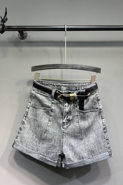 Нов модел къси дамски панталони с колан и джобове - висока талия