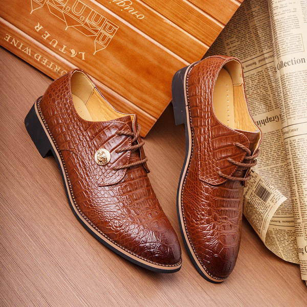 Официални мъжки обувки с лъскав ефект и връзки 