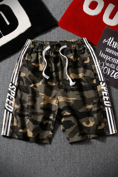 Elastse ja kamuflaažitrükiga vabaaja meeste lühikesed püksid - kaks mudelit