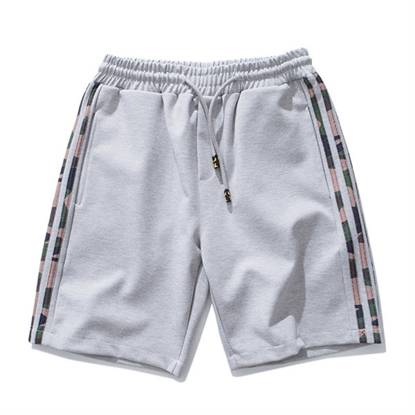 Мъжки къси панталони с кант и щампа