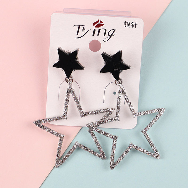 Moodsad tähekujuliste kivikestega naiste kõrvarõngad