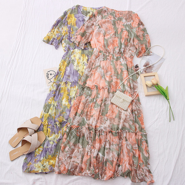 Ежедневна дамска рокля с флорален десен - разкроен модел