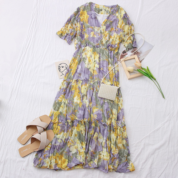 Ежедневна дамска рокля с флорален десен - разкроен модел