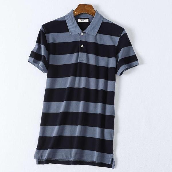 Bluză bărbătească în dungi, cu guler și nasturi