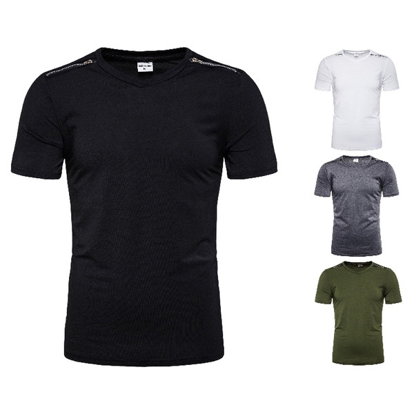 Moodne lühikeste varrukate ja lukuga meeste T-särk