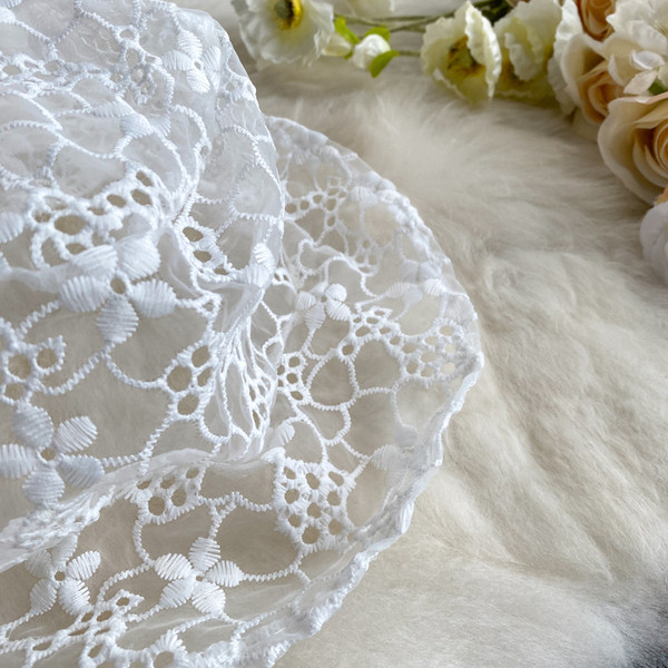 Лятна дамска дантелена шапка