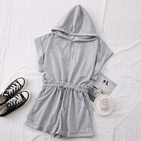 Γυναικείες αθλητικές φόρμες με κουκούλα