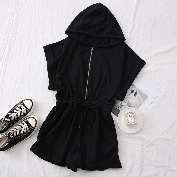 Γυναικείες αθλητικές φόρμες με κουκούλα