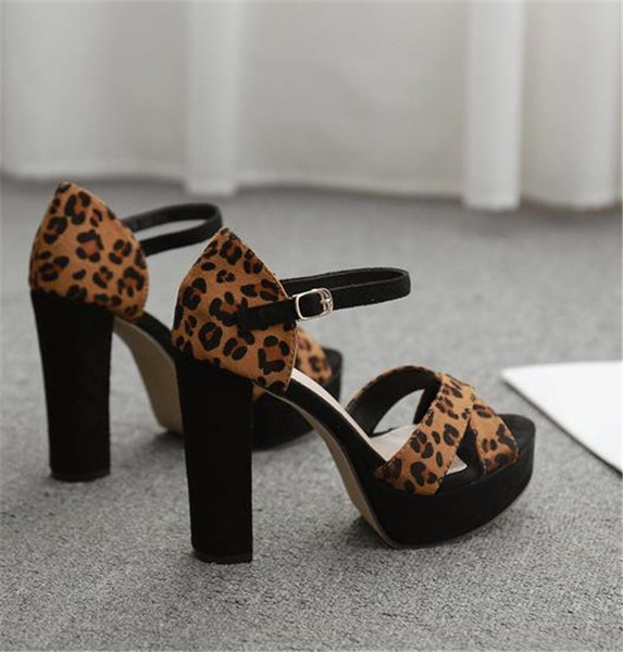 Elegantne ženske sandale na visoku petu od eko brušene kože