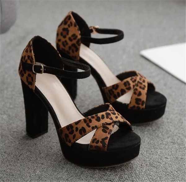 Elegantne ženske sandale na visoku petu od eko brušene kože