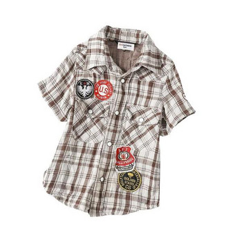 Παιδικό πουκάμισο με κοντά μανίκια και κουμπιά κατάλληλο για αγόρια