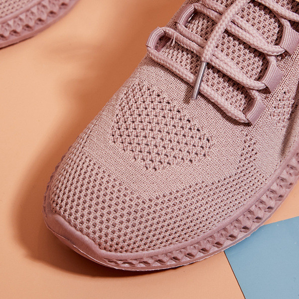 Ежедневни дамски маратонки с тънка подметка и връзки 