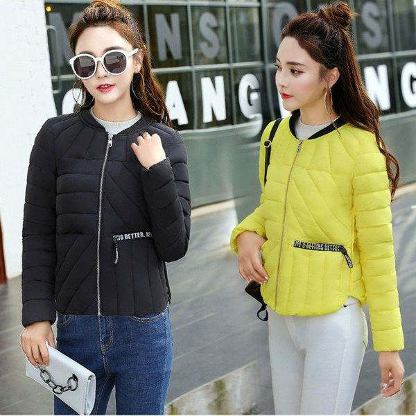 Modern női kabát alacsony gallérral és cipzárral