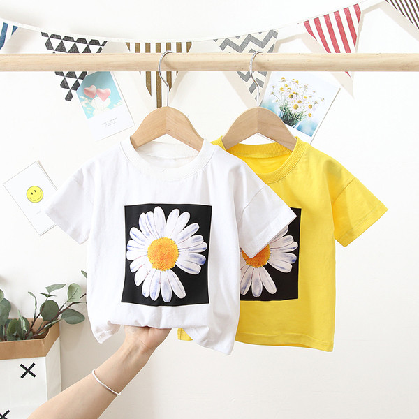 Alkalmi gyerekpóló ovális nyakkivágással és rátéttel