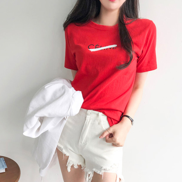 Alkalmi női póló felirattal, ovális nyakkivágással