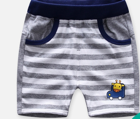 Alkalmi csíkos gyerek rövidnadrág fiúknak rátéttel